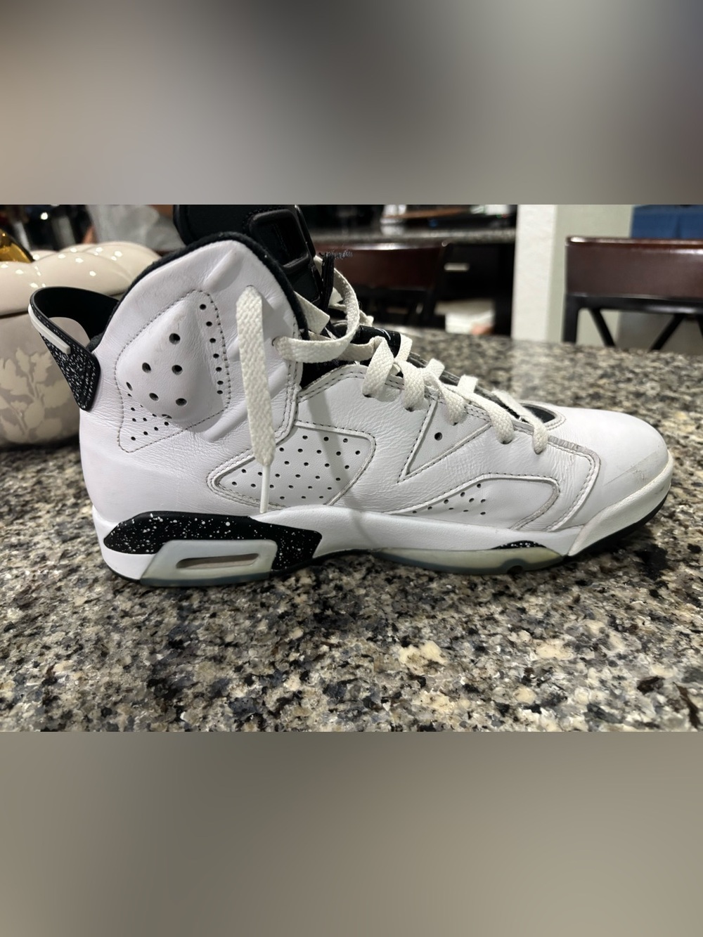 Jordan 6 (Oreo) - Picture 2 of 7